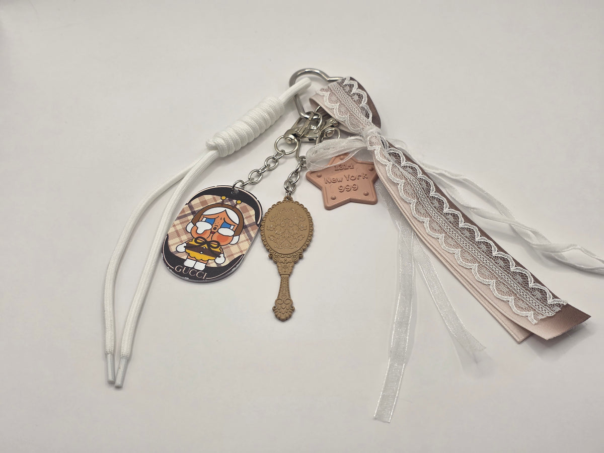 Bunny Bag Charm – Beige | Luxe Tassenhanger met Charms