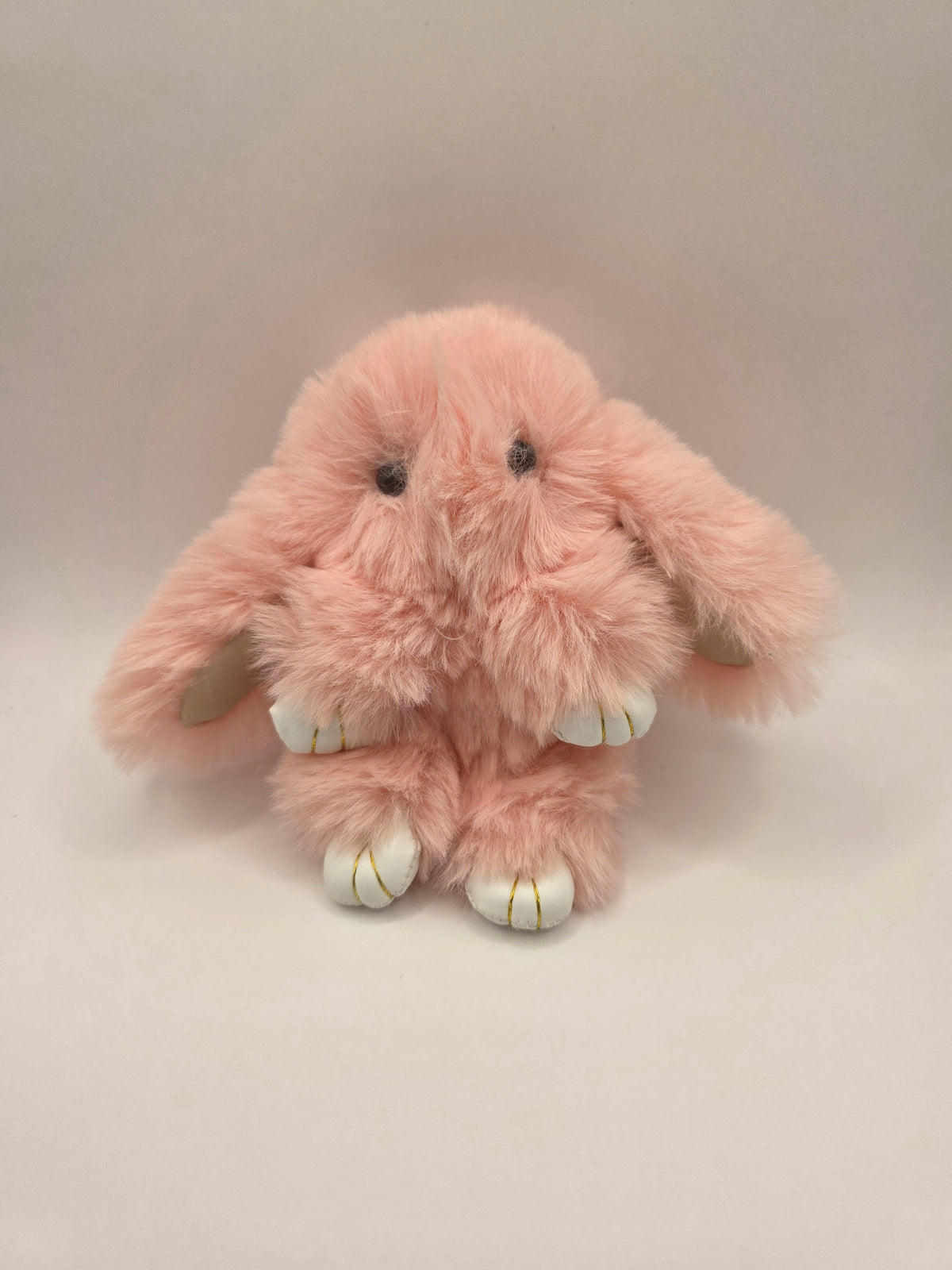 Peachy Sweet Bunny Bag Charm – Zachte Roze Tassenhanger met Bloem & Sleutel
